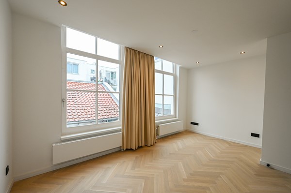 Medium property photo - Oog In 'T Zeilstraat, 2512 CC Den Haag